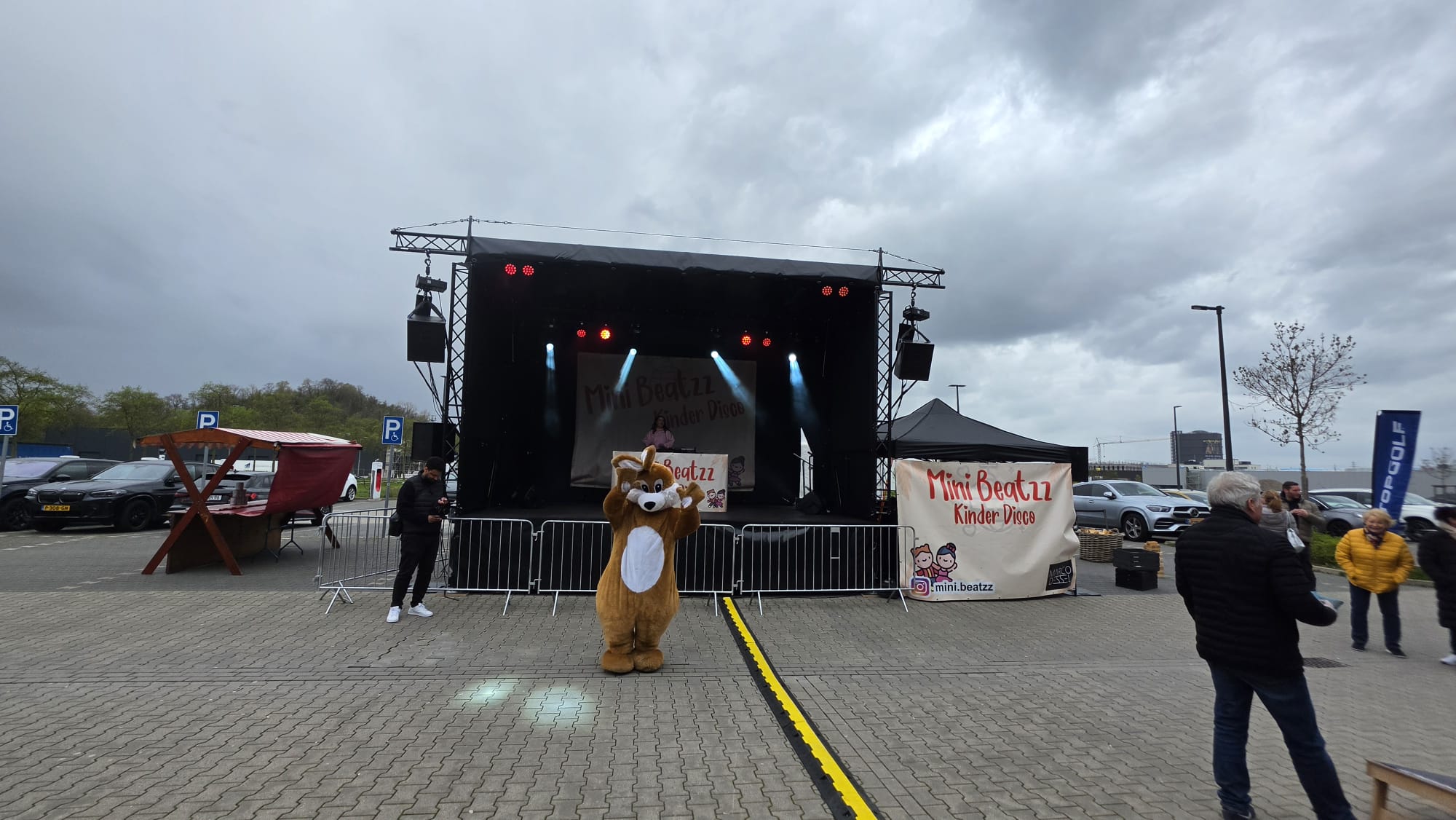 Bühne Mittel